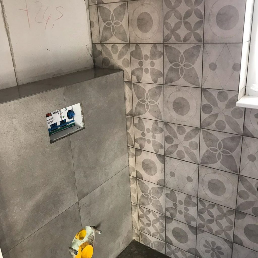 Badkamer laten betegelen detail